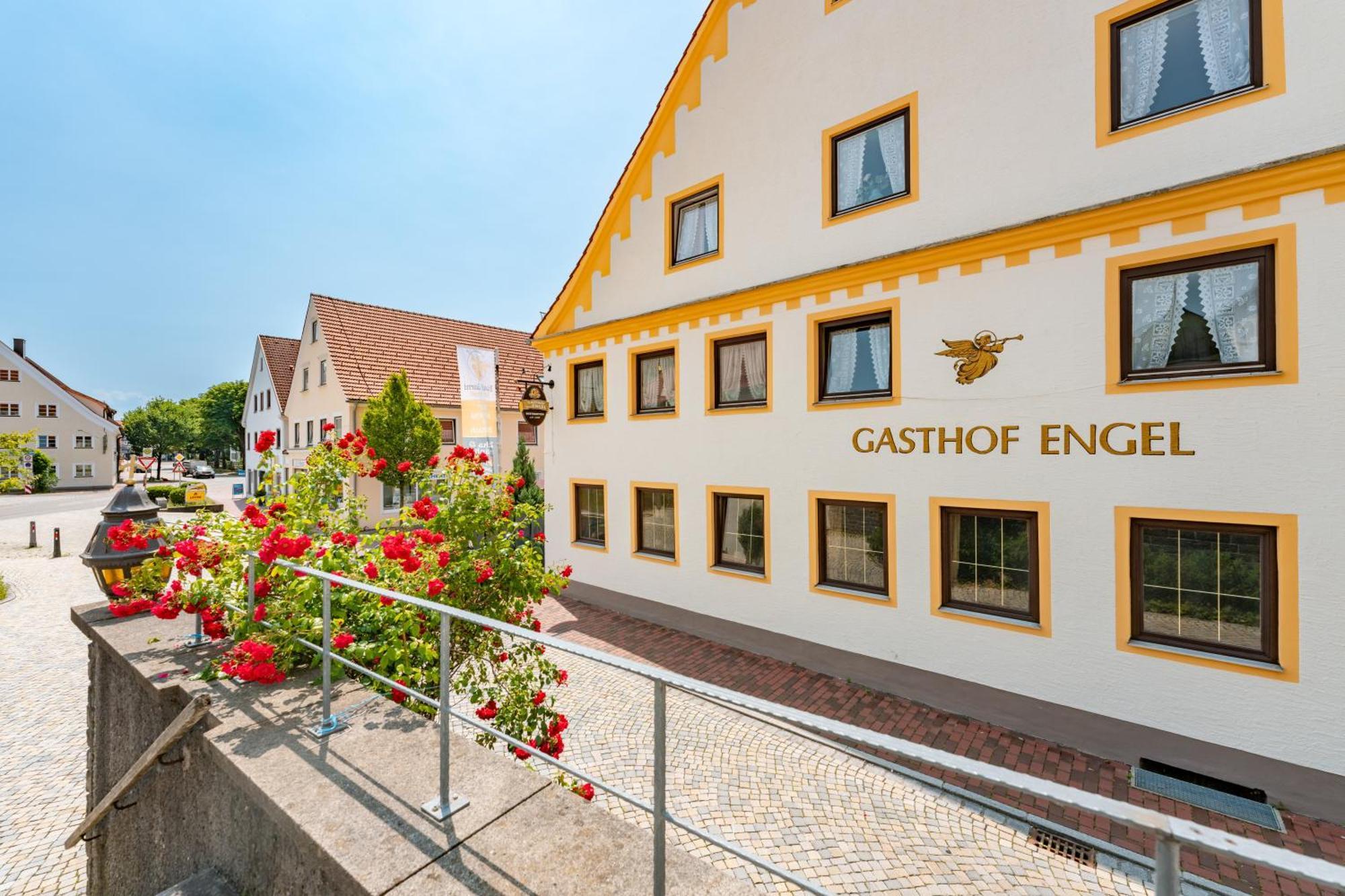 Hotel Garni "Zum Engel" Oberguenzburg Exterior photo